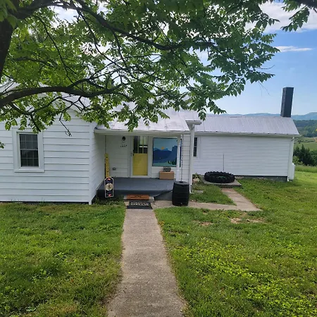 Thomas Cottage At Angel Acres